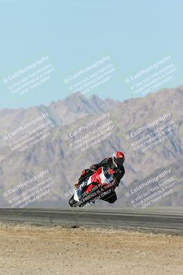 media/Dec-01-2025-Moto Forza (Mon) [[2daa91e15f]]/2-Intermediate Group/Session 4 Turn 9/